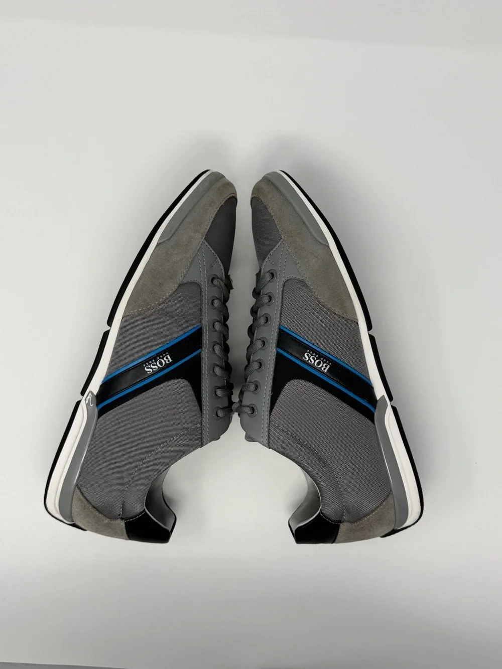 Hugo Boss Men’s Gray Blue Stripe Low Top Sneakers Shoes Size EU 43 US 10 Mens